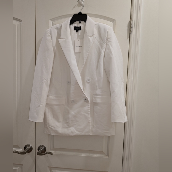 12. NWT BARDOT MAISON SPLIT BACK BLAZER - Picture 7 of 10